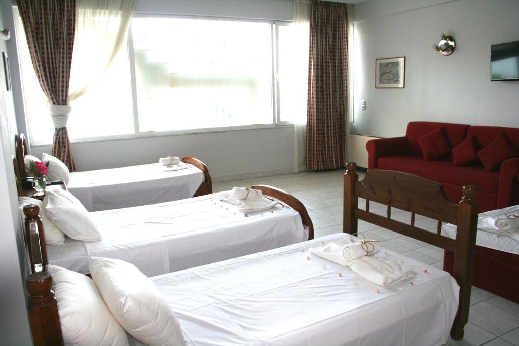 Revis Station Plataria Hotell Exteriör bild